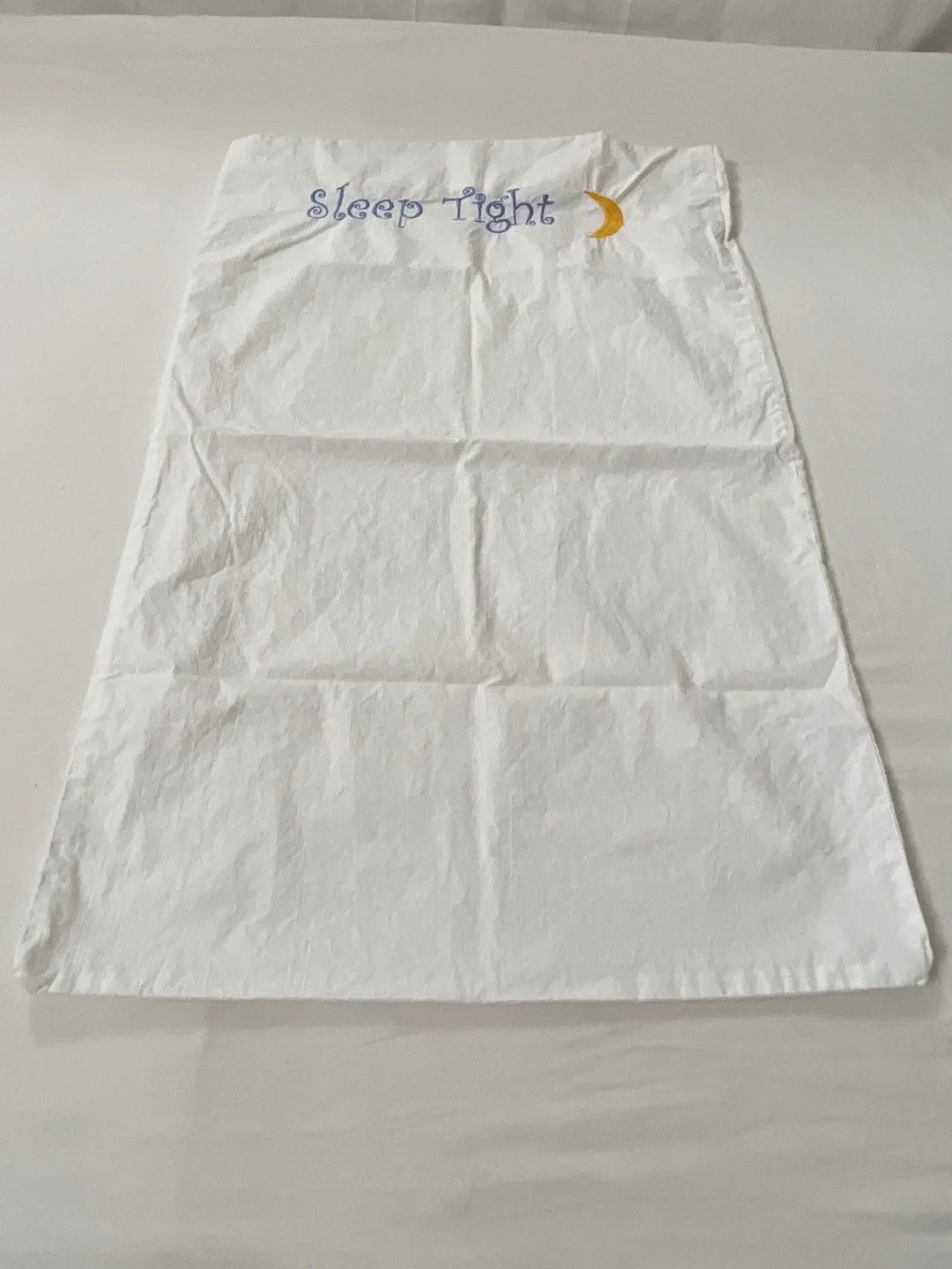 SLEEPING PARTNERS Vintage Embroidered Pillowcases Pair White